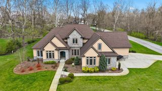 3669 E Greystone Drive, Warsaw, IN 46582
