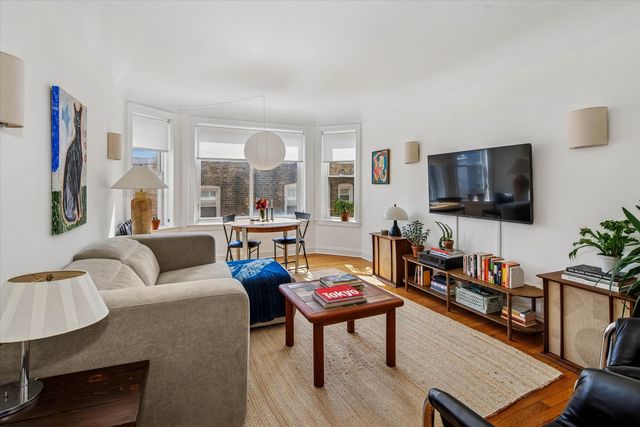 3039 N Troy Street 2E, Chicago, IL 60618