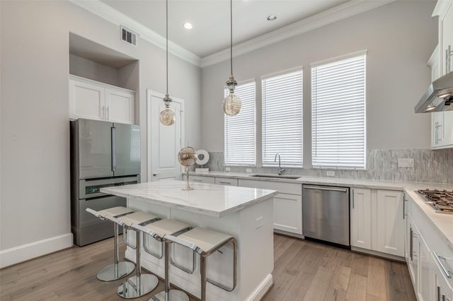 2732 Dolce Oaks Drive, Houston, TX 77007