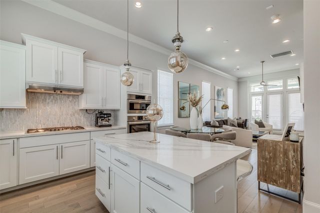 2732 Dolce Oaks Drive, Houston, TX 77007