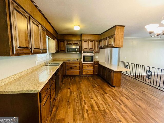 112 Edgewood Road, Glennville, GA 30427