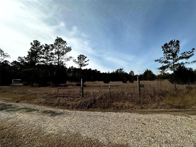 290 Over The Hill Road, Point Blank, TX 77364