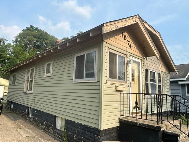 1974 Wood Street, Muskegon, MI 49442