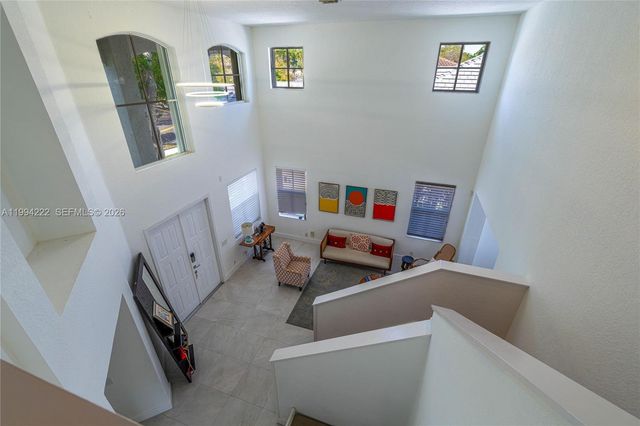 910 Sunflower Cir, Weston, FL 33327