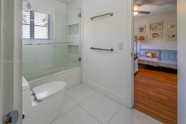 910 Sunflower Cir, Weston, FL 33327