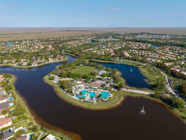 910 Sunflower Cir, Weston, FL 33327