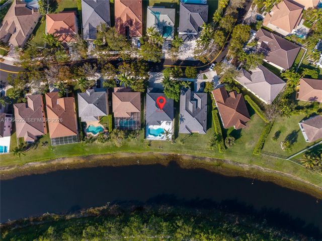 910 Sunflower Cir, Weston, FL 33327