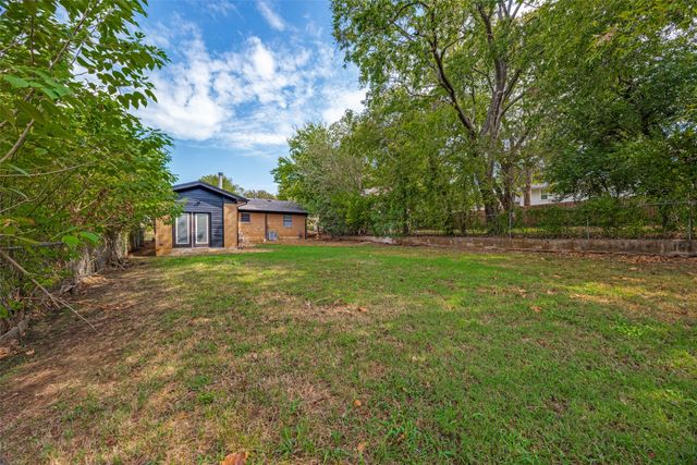 1214 W Morgan Street, Denison, TX 75020