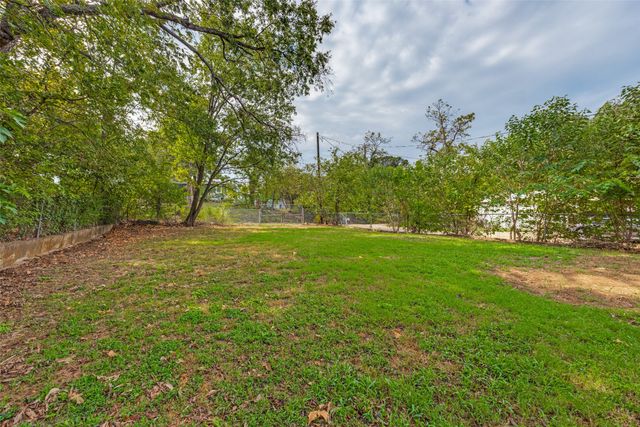 1214 W Morgan Street, Denison, TX 75020