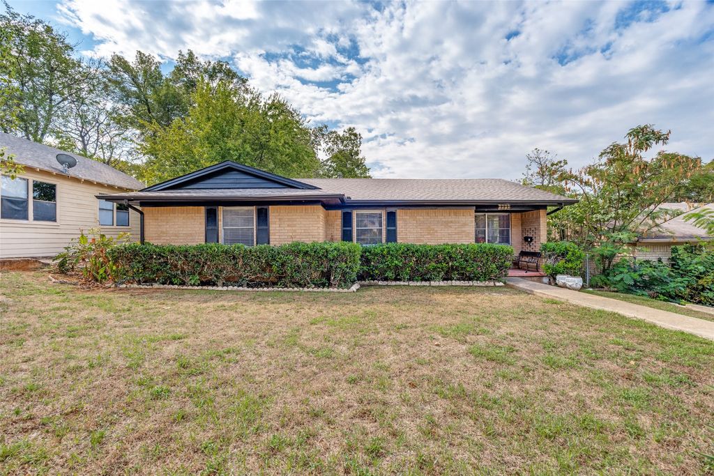 1214 W Morgan Street, Denison, TX 75020
