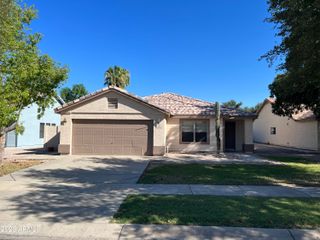 434 W Fabens Lane, Gilbert, AZ 85233