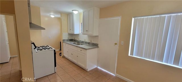 1717 N Alhambra Avenue N B, Compton, CA 90221