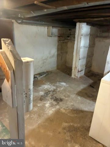 2470 EMERALD ST, Philadelphia, PA 19125