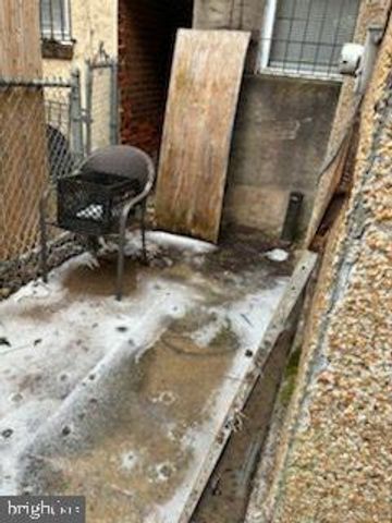 2470 EMERALD ST, Philadelphia, PA 19125