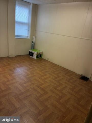 2470 EMERALD ST, Philadelphia, PA 19125