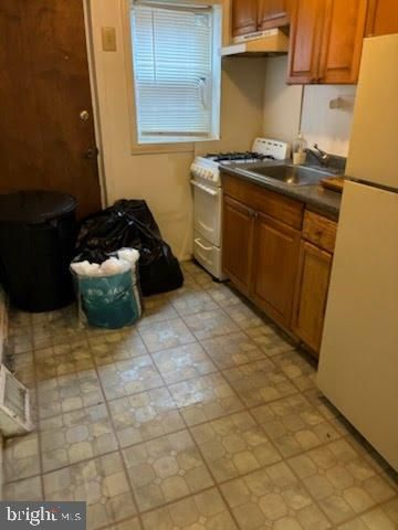 2470 EMERALD ST, Philadelphia, PA 19125