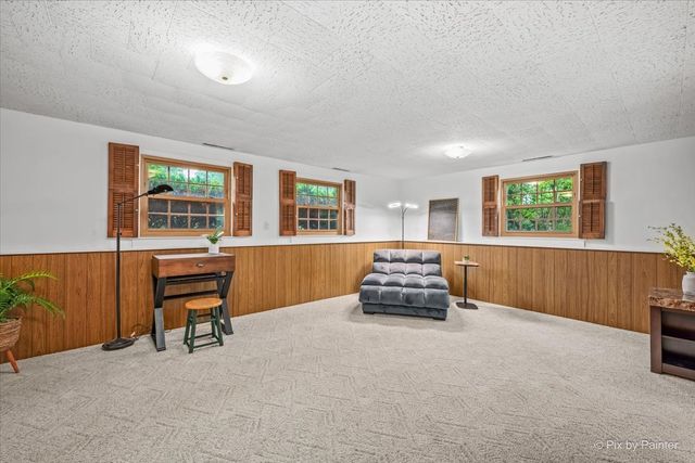 189 Evergreen Parkway, Crystal Lake, IL 60014