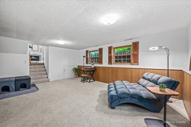 189 Evergreen Parkway, Crystal Lake, IL 60014