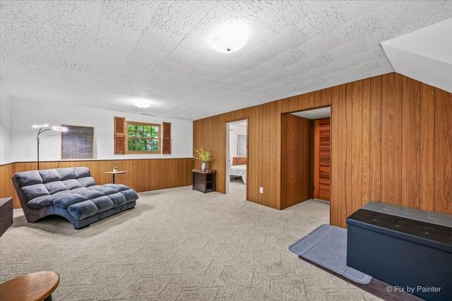 189 Evergreen Parkway, Crystal Lake, IL 60014