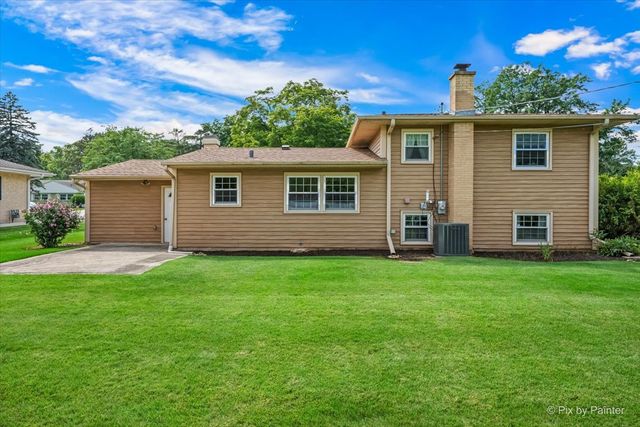 189 Evergreen Parkway, Crystal Lake, IL 60014