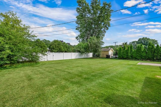 189 Evergreen Parkway, Crystal Lake, IL 60014