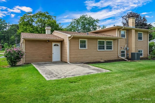 189 Evergreen Parkway, Crystal Lake, IL 60014