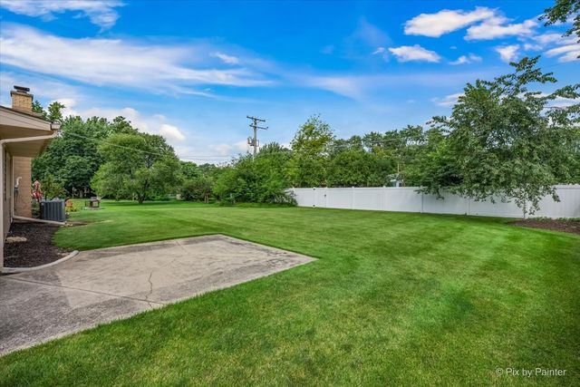189 Evergreen Parkway, Crystal Lake, IL 60014