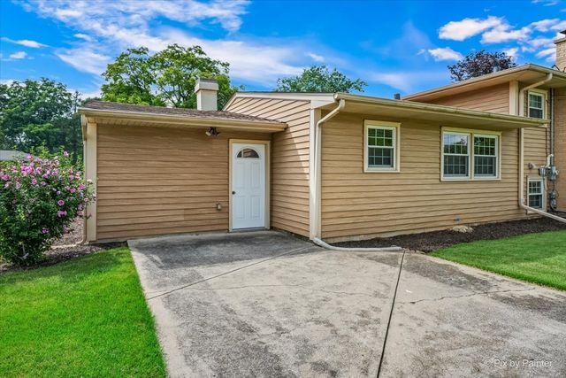 189 Evergreen Parkway, Crystal Lake, IL 60014