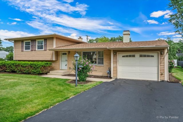 189 Evergreen Parkway, Crystal Lake, IL 60014