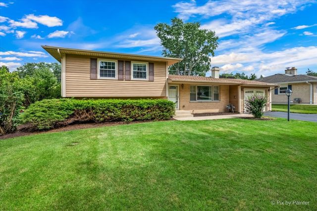 189 Evergreen Parkway, Crystal Lake, IL 60014