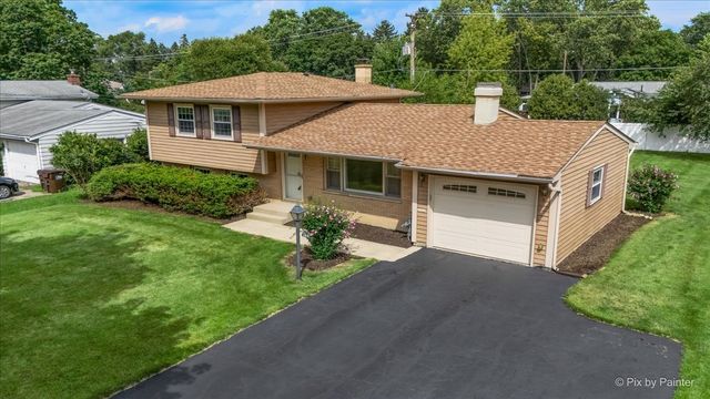 189 Evergreen Parkway, Crystal Lake, IL 60014