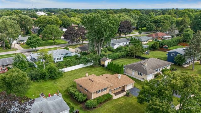 189 Evergreen Parkway, Crystal Lake, IL 60014