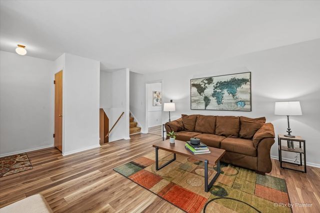 189 Evergreen Parkway, Crystal Lake, IL 60014