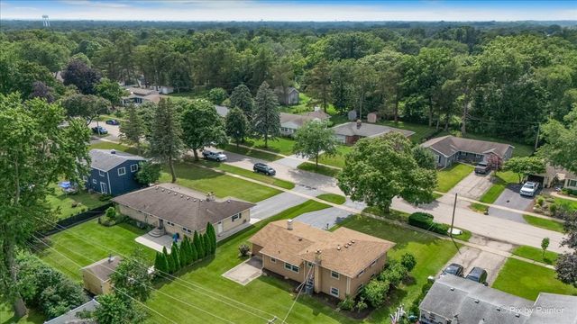 189 Evergreen Parkway, Crystal Lake, IL 60014