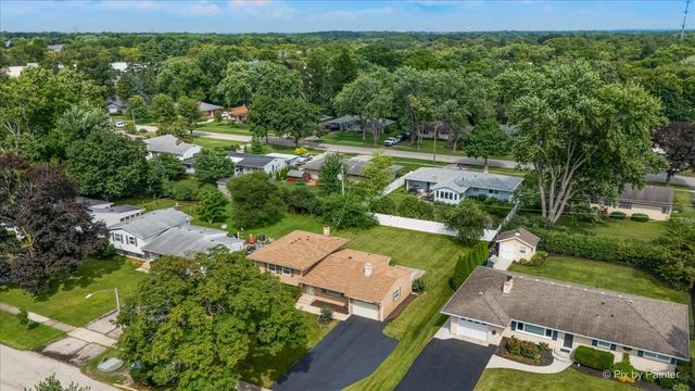 189 Evergreen Parkway, Crystal Lake, IL 60014