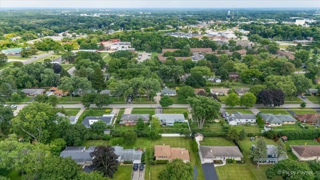 189 Evergreen Parkway, Crystal Lake, IL 60014
