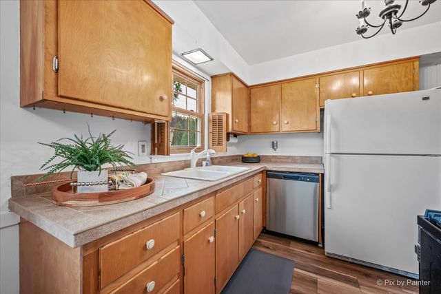 189 Evergreen Parkway, Crystal Lake, IL 60014