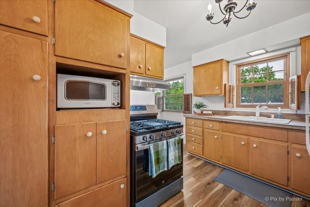 189 Evergreen Parkway, Crystal Lake, IL 60014