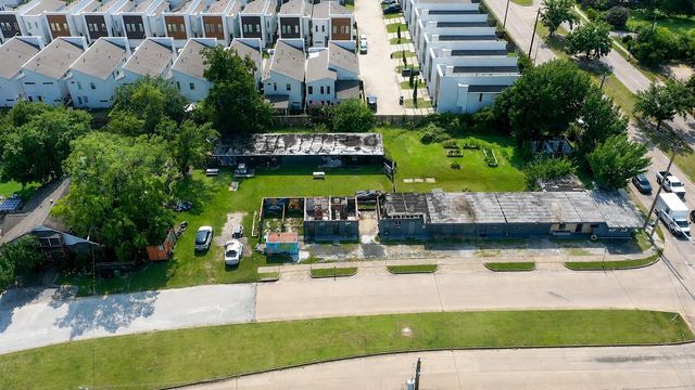5519 Rosslyn Road, Houston, TX 77091