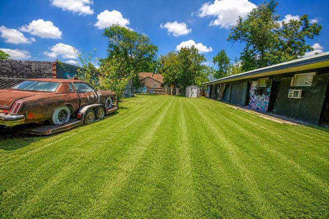 5519 Rosslyn Road, Houston, TX 77091
