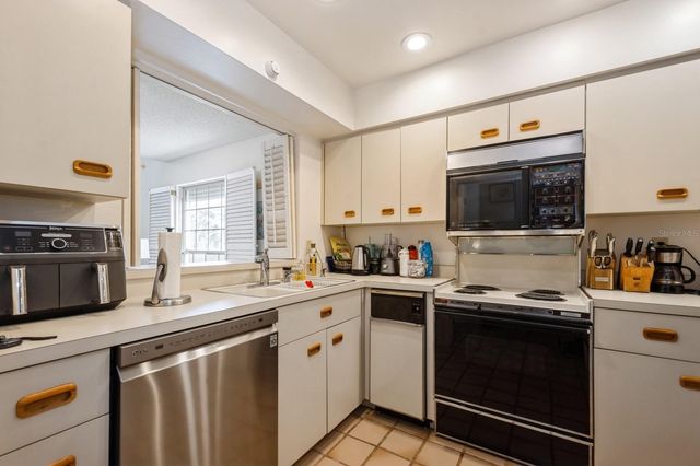 1195 COQUILLE STREET 309, Sarasota, FL 34242