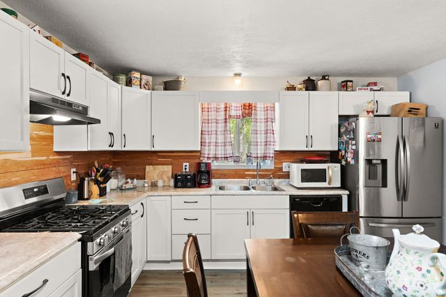 33 E Washington Avenue, Hobart, IN 46342