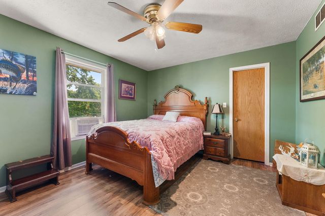 33 E Washington Avenue, Hobart, IN 46342
