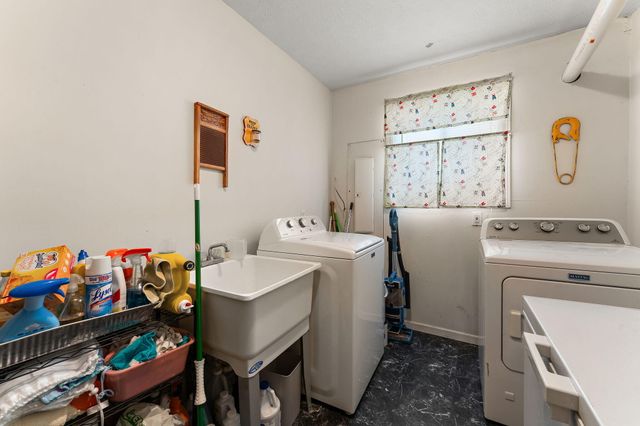 33 E Washington Avenue, Hobart, IN 46342