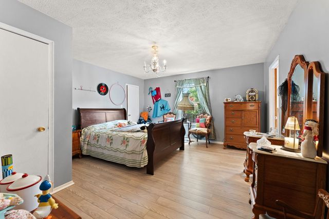 33 E Washington Avenue, Hobart, IN 46342