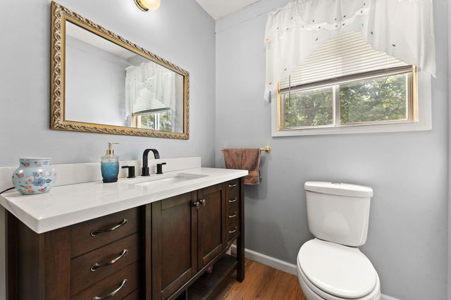 33 E Washington Avenue, Hobart, IN 46342