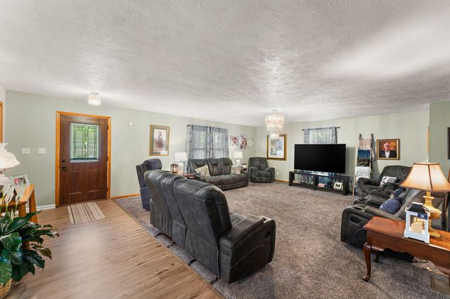 33 E Washington Avenue, Hobart, IN 46342