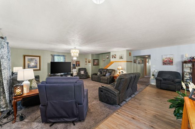 33 E Washington Avenue, Hobart, IN 46342