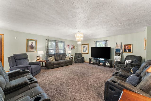 33 E Washington Avenue, Hobart, IN 46342