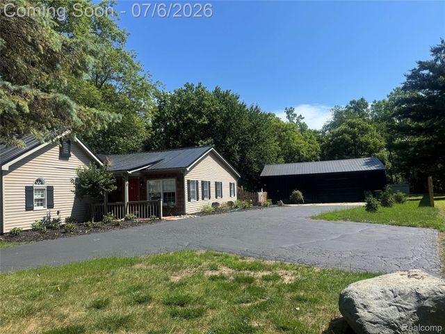 308 N Seymour Road, Flushing, MI 48433